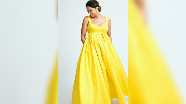 Deepika Padukone Sets The Bar High For Maternity Fashion In Bodycon Dress Pics