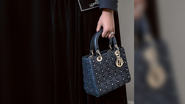 Sonam Kapoor s Tips For Embracing Vintage Fashion Learn To Dress Like A Diva