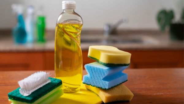 5 DIY Cleaning Solutions For A Spotless Kitchen So That You Can Say Goodbye To Stains For A Long Time