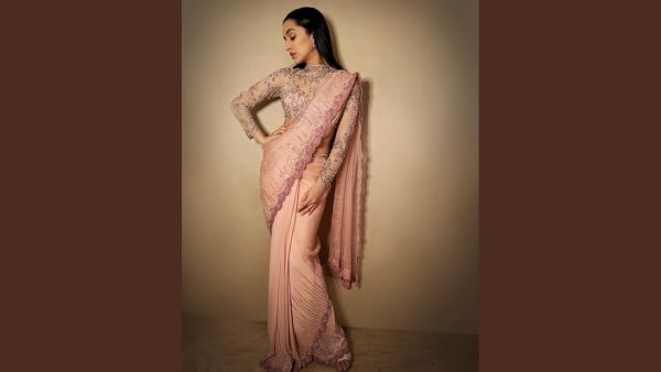 Shraddha Kapoor s Saree Saga Is Simply Fab 5 Best Looks From The Stree 2 Star