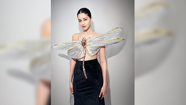 Ananya Panday s 5 Off-Shoulder Dress Moments Tips To Flaunt Your Chic Side And Turn Heads Wherever You Go Ananya Panday s 5 Off-Shoulder Dress Moments Tips To Flaunt Your Chic Side And Turn Heads Wherever You Go