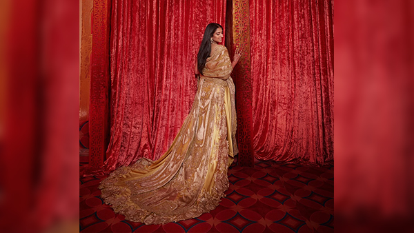 Radhika Merchant s Desi-Videshi Fusion In Anamika Khanna-Dolce amp amp Gabbana Saree Dress For Reception Pics