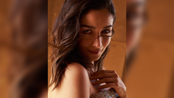 Alia Bhatt Reveals Her Monsoon Skincare Secrets For Sensitive Skin 6 Tips To Stay Flawless Alia Bhatt Reveals Her Monsoon Skincare Secrets For Sensitive Skin 6 Tips To Stay Flawless