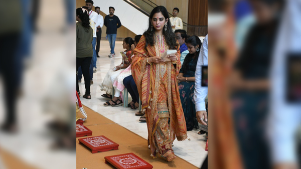 Isha Ambani Shines In Costly Sharara Set At Mass Wedding Guess The Price Of This Stunning Outfit
