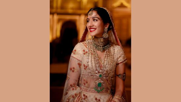 Radhika Merchant s Bridal Makeup Look Bold Red Lips Neutral Base Perfected Her Flawless Beauty