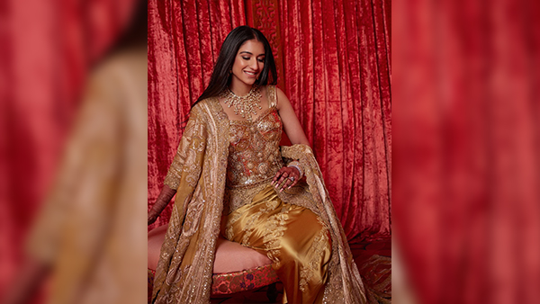 Radhika Merchant s Desi-Videshi Fusion In Anamika Khanna-Dolce amp amp Gabbana Saree Dress For Reception Pics