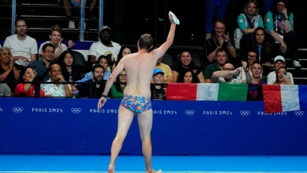 Paris Olympics 2024 Gets Its Cap Catcher Moment Netizens Call It Biggest Cheer In The Game So Far