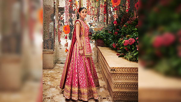 Radhika Merchant s Stuns In Manish Malhotra Lehenga and Mother s Jewellery At Mameru Ceremony Pics