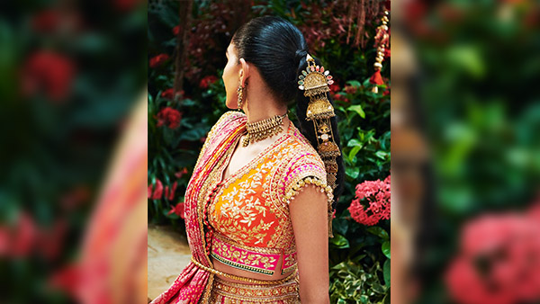 Radhika Merchant s Stuns In Manish Malhotra Lehenga and Mother s Jewellery At Mameru Ceremony Pics