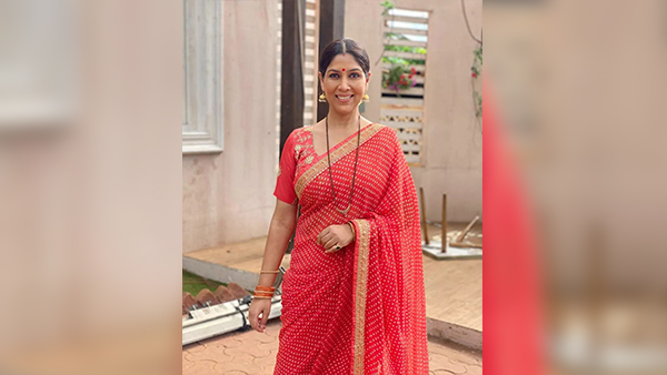 From Smriti Irani To Hina Khan Take Fashion Inspo And Style Tips From Indian TV s Favourite Bahus