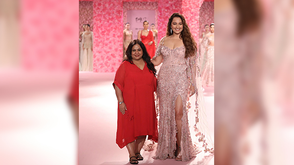 India Couture Week 2024 Sonakshi Sinha To Lisa Ray Stars Own The Ramp Flaunting Designer Ensembles