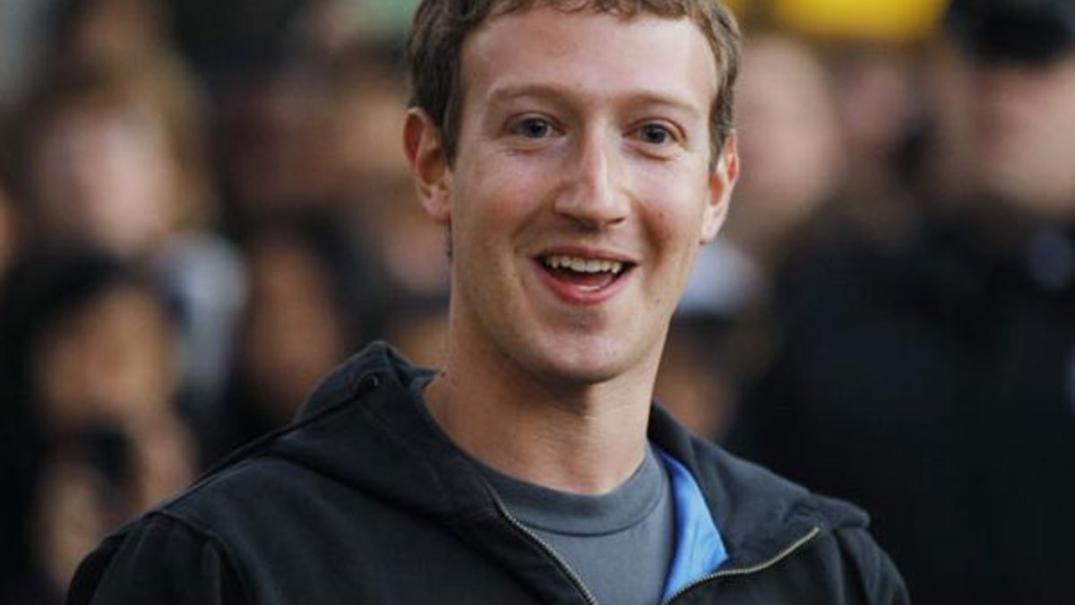 Mark Zuckerberg Wears A Gold Chain That Is More Than A Jewellery, Meta