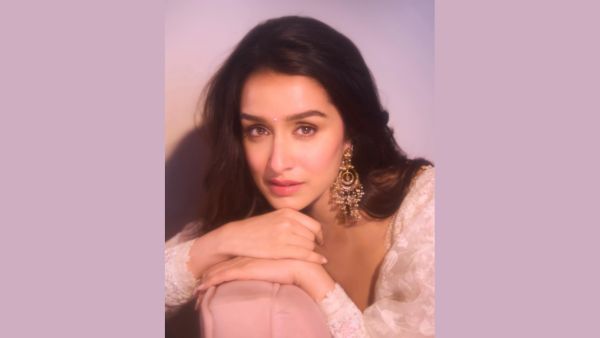 Shraddha Kapoor s Natural Makeup Guide For Ganesh Chaturthi Glow Like Stree 2 Star