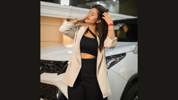 Kacha Badam Girl Anjali Arora To Marry BF Akash Sansanwal Know Her Fashion Evolution