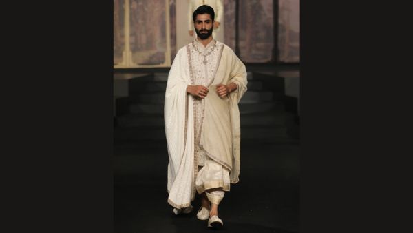 India Couture Week 2024 Timeless Reds To Metallic Bustiers Key Fashion Trends That You Must Bookmark