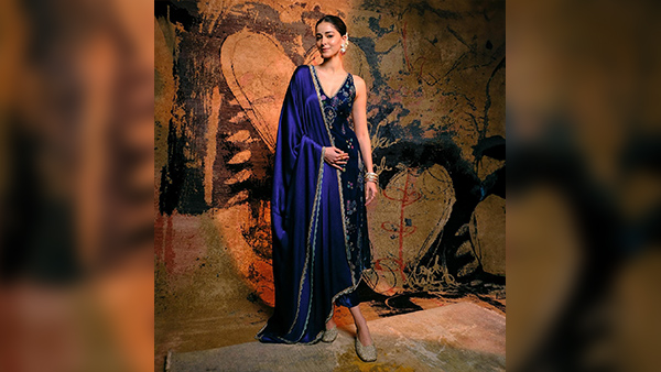 Ganesh Chaturthi 2024 Velvet Kurti To Sequin Saree Ethnic Ensembles Guide To Make You Stand Out