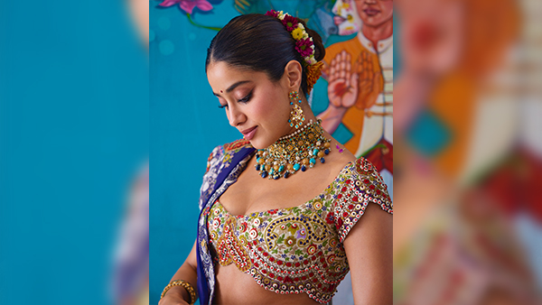 Wet Hair To Classic Bun Janhvi Kapoor s Hair Game Is Always On Point 7 Hairdos To Look Effortlessly Elegant