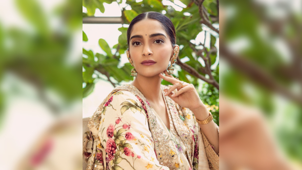 Soft Glam Makeup Look For Navratri 2024