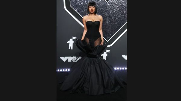 MTV VMAs 2024 Taylor Swift s Retro Glam To Katy Perry s Distressed Gown Check Celebs Red Carpet Fashion