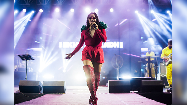 Indian Singer s Fashionable Boots