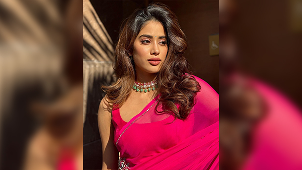 Wet Hair To Classic Bun Janhvi Kapoor s Top 7 Hairdos For Any Occasion
