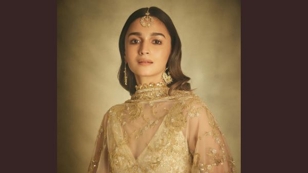 Ganesh Chaturthi 2024 5 Effortless Hairdos To Complement Your Festive Avatar Ganesh Chaturthi 2024 5 Effortless Hairdos To Complement Your Festive Avatar