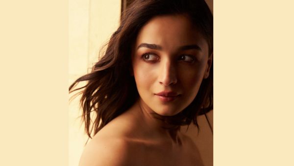 Alia Bhatt s Kohl-Rimmed Eyes 6 Steps To Master Jigra Star s Classic Makeup Look Alia Bhatt s Kohl-Rimmed Eyes 6 Steps To Master Jigra Star s Classic Makeup Look