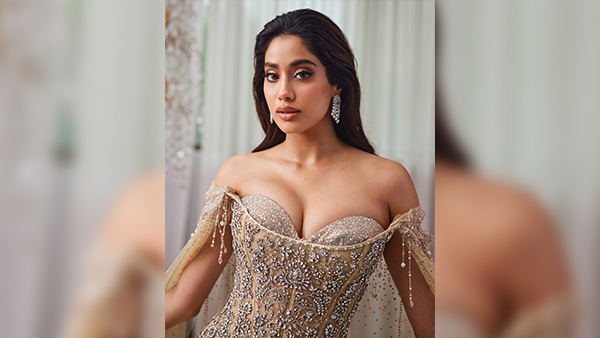 Wet Hair To Classic Bun Janhvi Kapoor s Top 7 Hairdos For Any Occasion