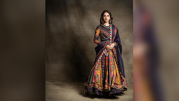 Royal Blue Outfits Guide For Navratri 2024