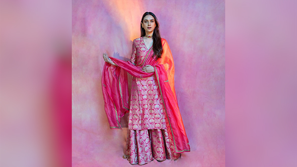 Navratri-2024-Outfit Navratri-2024-Outfit