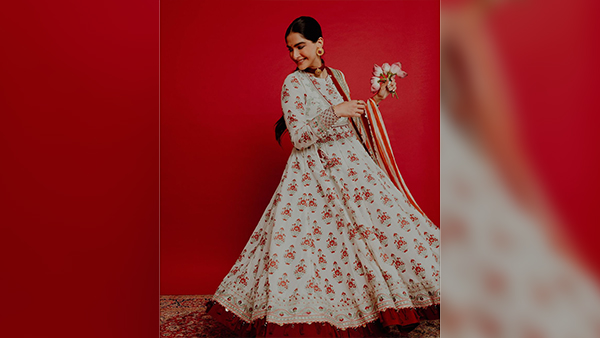 Sonam Kapoor s Diwali Wardrobe Guide