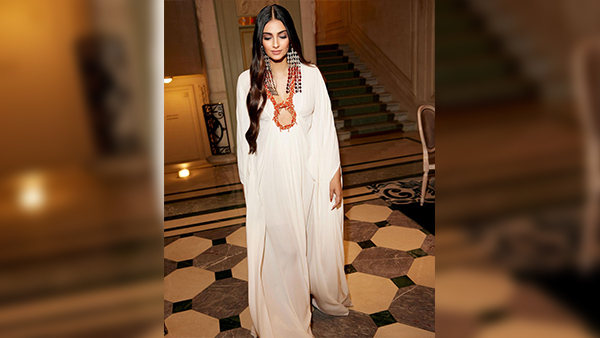 Sonam Kapoor s Chic Style Statements Sonam Kapoor s Chic Style Statements