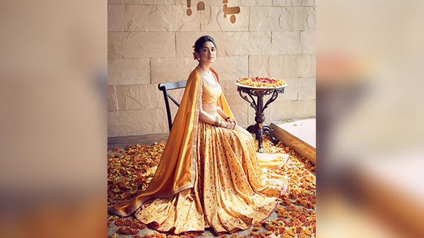 Orange Outfits Tips For Navratri 2024