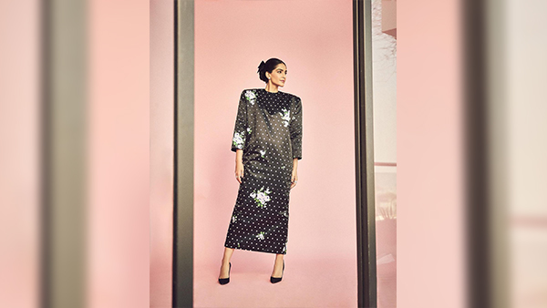 Sonam Kapoor s Chic Style Statements Sonam Kapoor s Chic Style Statements