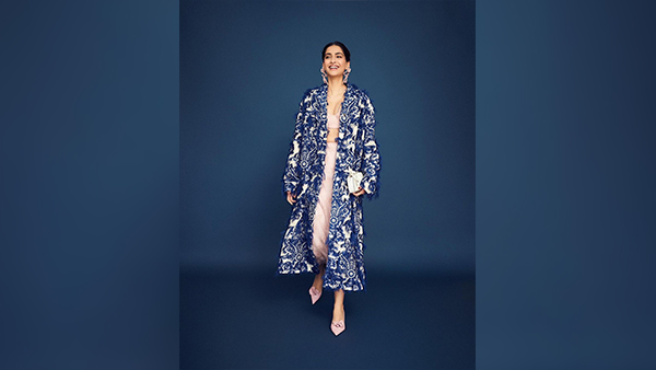 Sonam Kapoor s Chic Style Statements Sonam Kapoor s Chic Style Statements