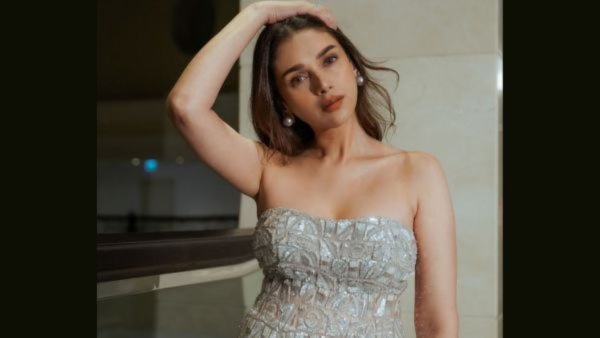 Bollywood s Nighttime Skincare Rituals Bollywood s Nighttime Skincare Rituals