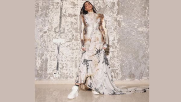 Sonam Kapoor s Casual Fashion