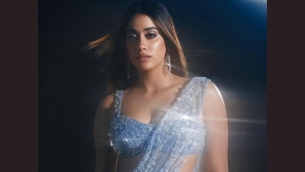 Janhvi Kapoor s Glossy Makeup Tips