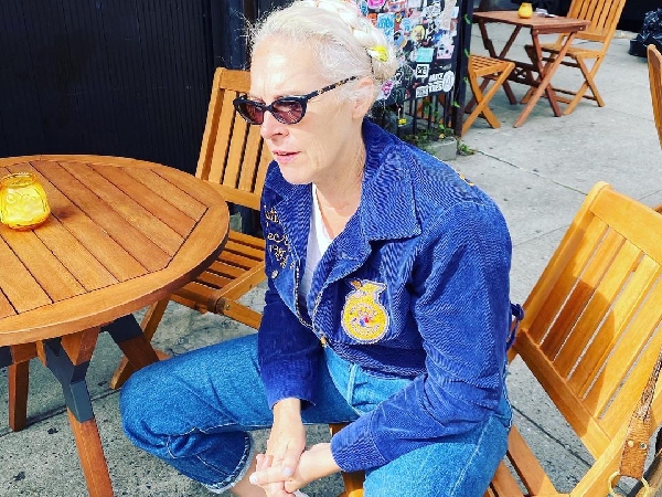 Gen X lady advises Gen Z of 20 s