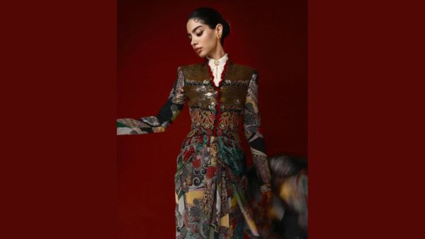 Tips To Accessorize Bold Prints