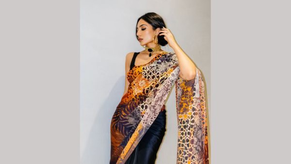 Tips To Accessorize Bold Prints