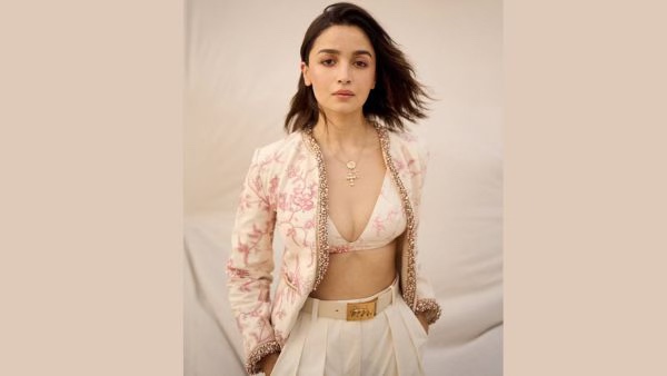 Tips To Style With Statement Belts