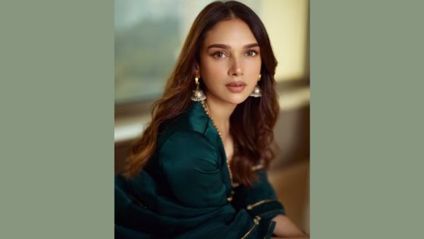 Winter Wedding Indian Bridal Hairdos