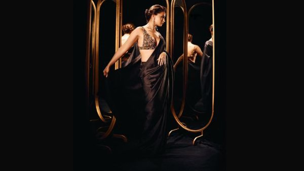 Bollywood s Plain Saree Guide