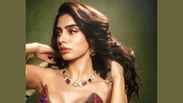 Khushi Kapoor s Lip Colours Guide