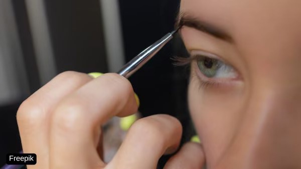 Tips To Build Capsule Makeup Kit Tips To Build Capsule Makeup Kit