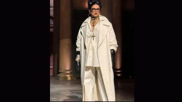 Bollywood Divas At Sabyasachi s Fashion