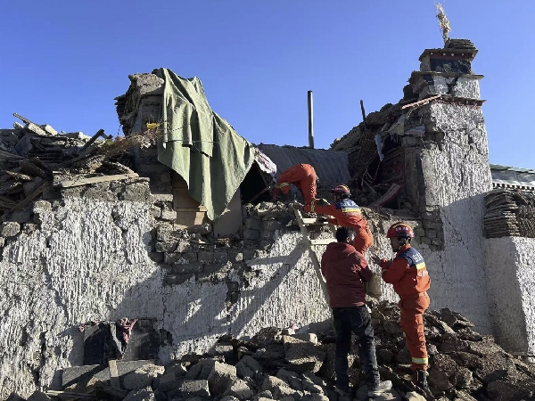 Earthquake Strikes Tibet And India