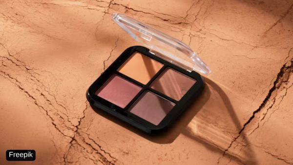 Tips To Build Capsule Makeup Kit Tips To Build Capsule Makeup Kit