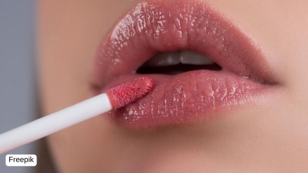 Lip Gloss Vs Lip Oil Guide